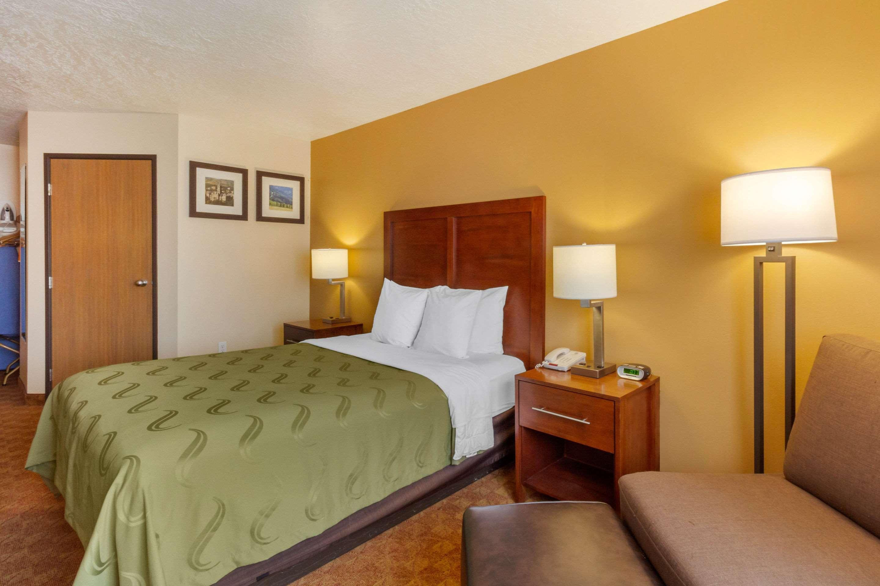 Quality Inn Logan Near University Extérieur photo