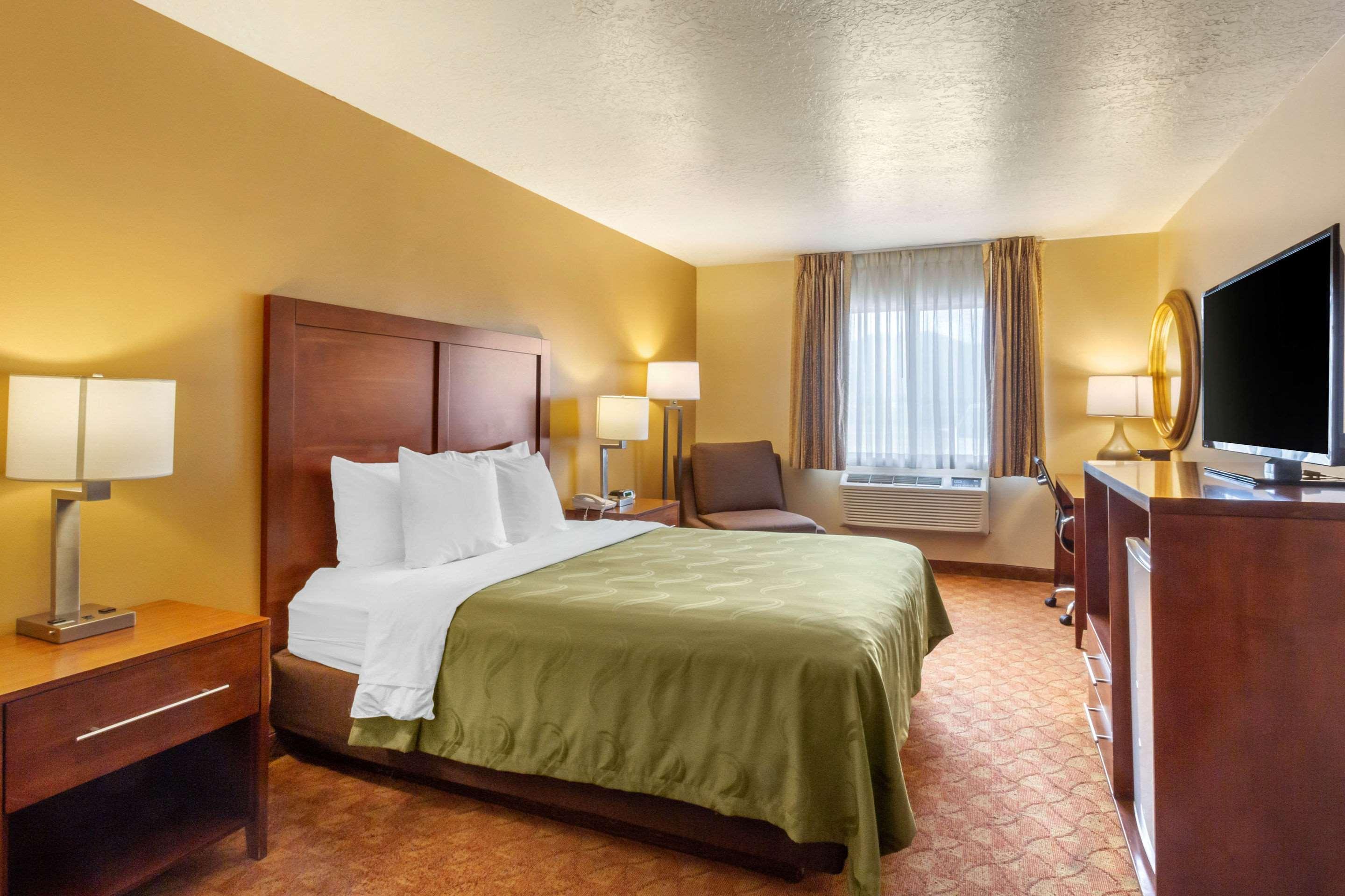 Quality Inn Logan Near University Extérieur photo