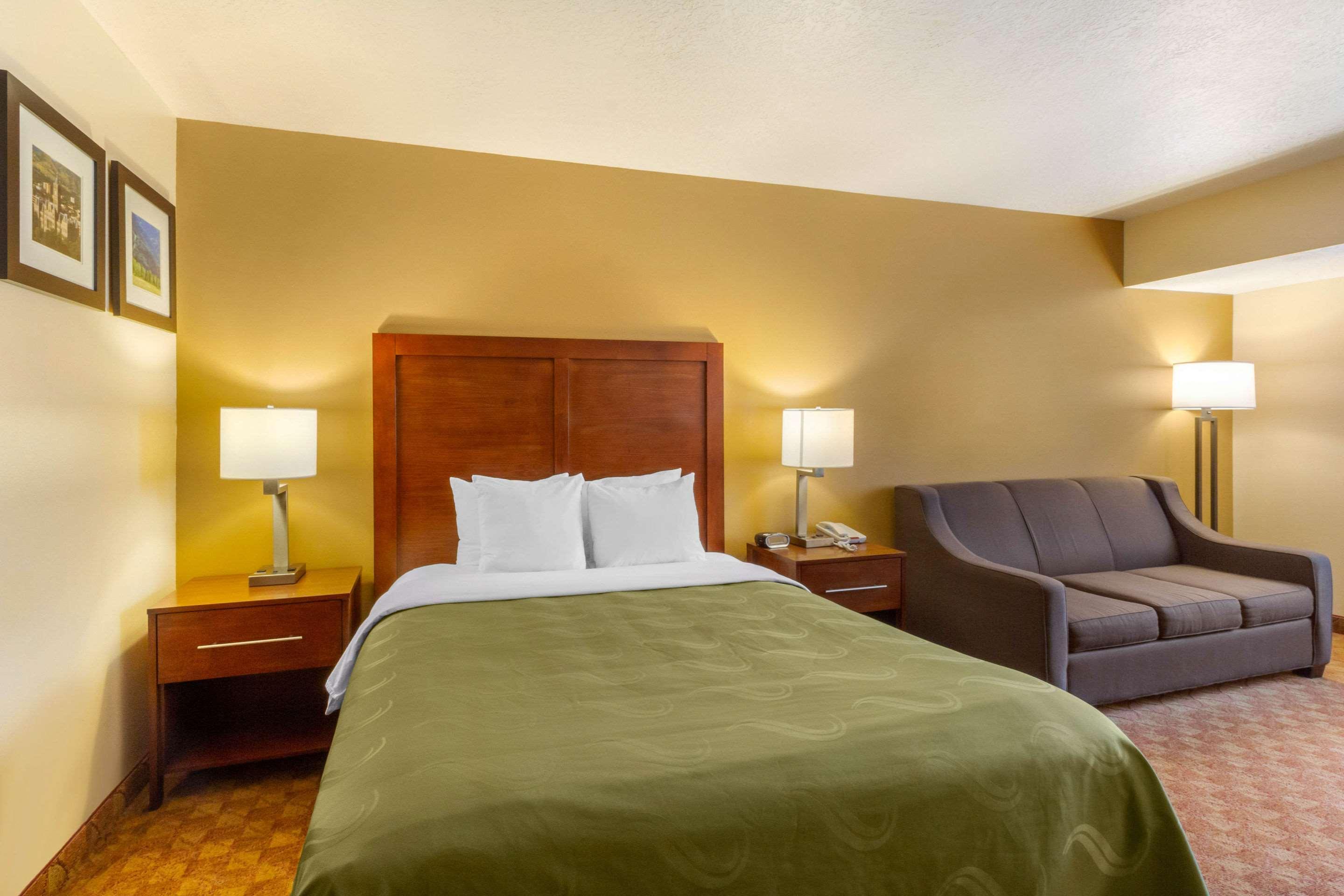 Quality Inn Logan Near University Extérieur photo