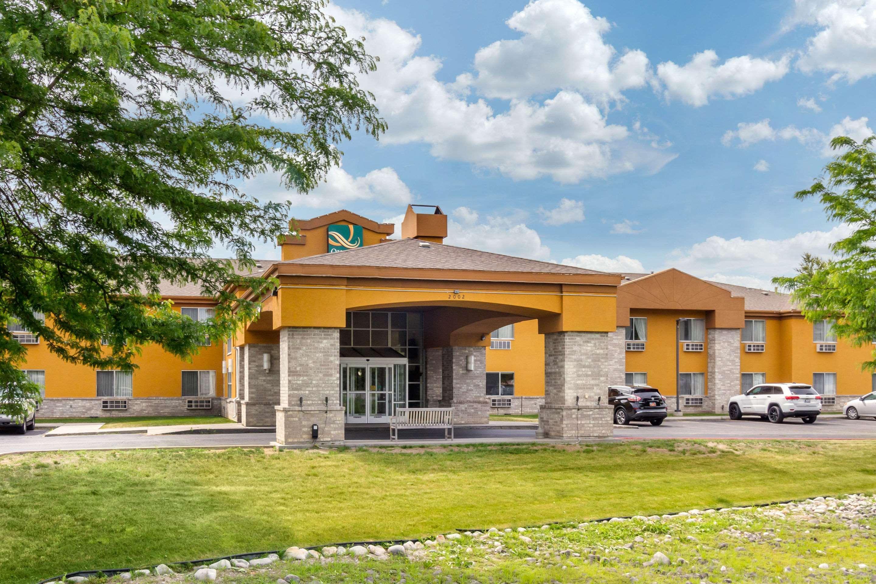 Quality Inn Logan Near University Extérieur photo