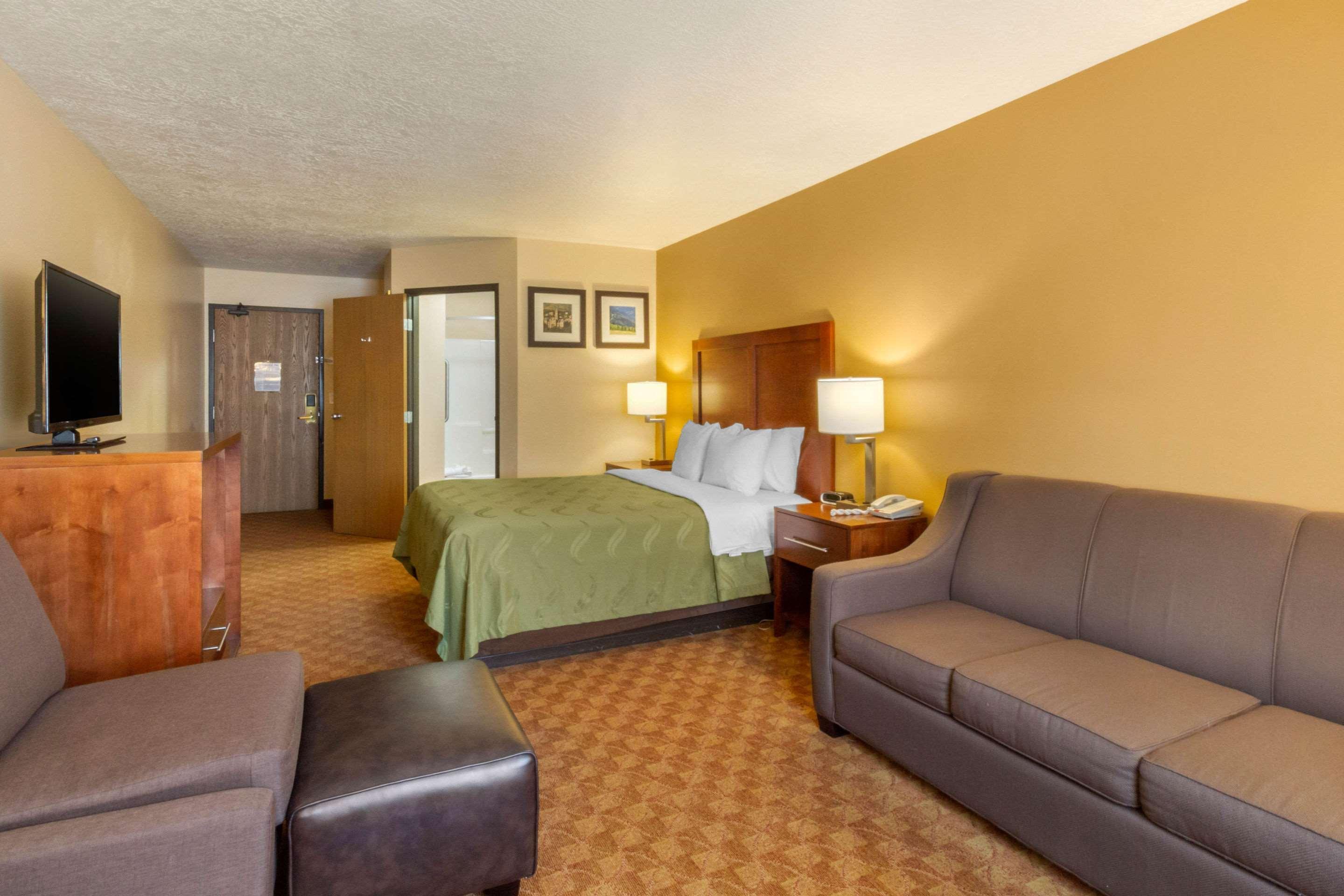Quality Inn Logan Near University Extérieur photo