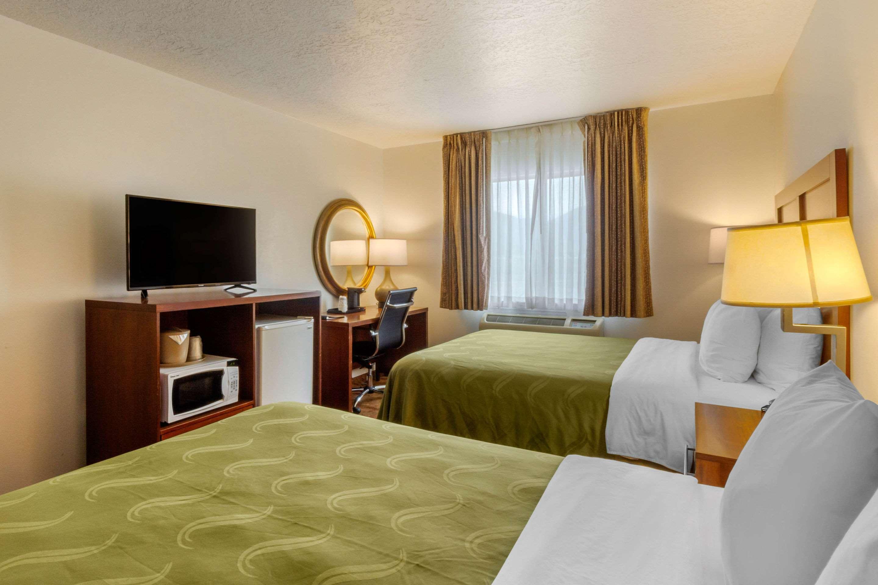 Quality Inn Logan Near University Extérieur photo