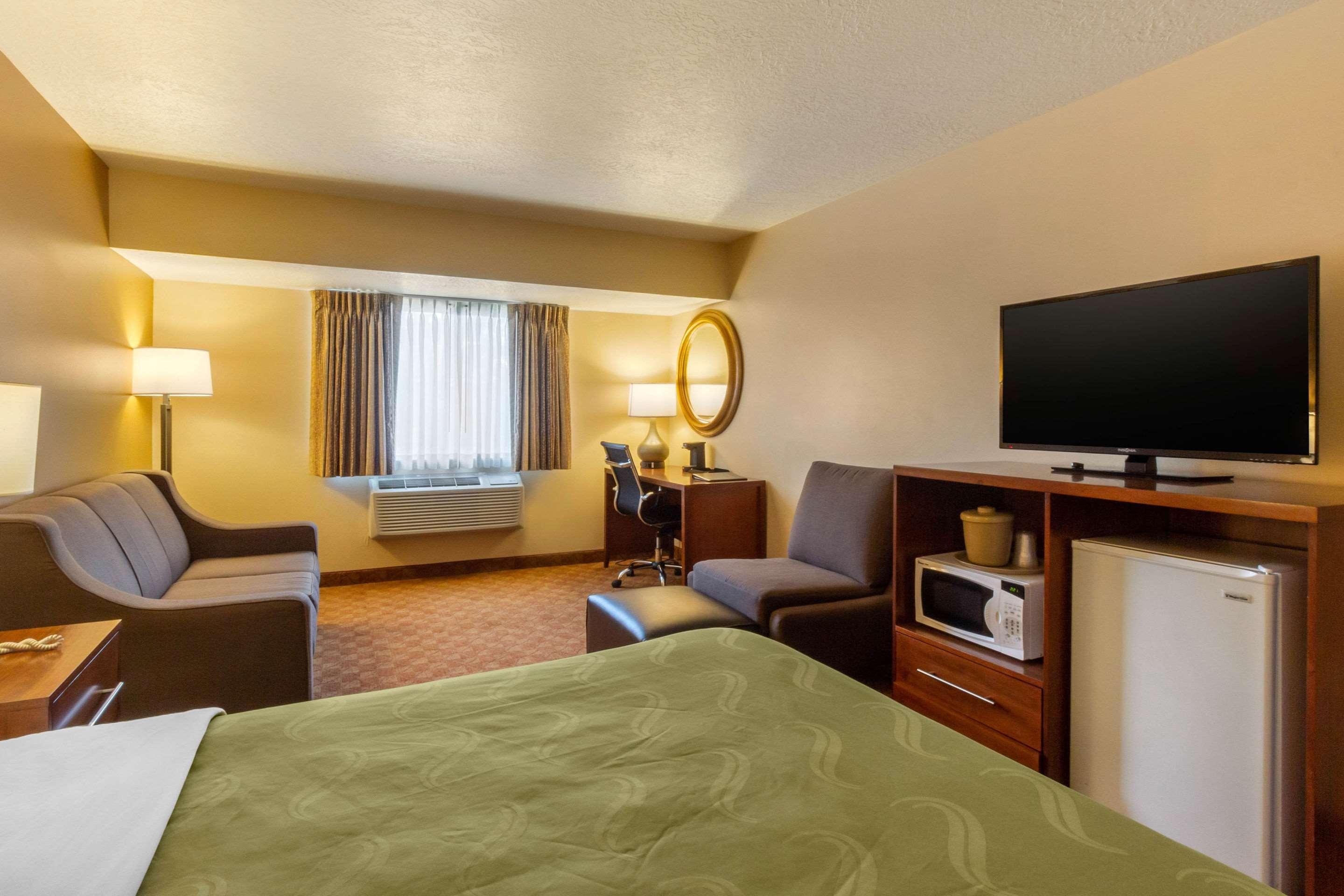 Quality Inn Logan Near University Extérieur photo