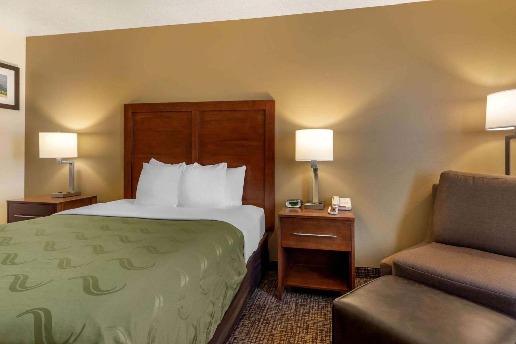 Quality Inn Logan Near University Extérieur photo
