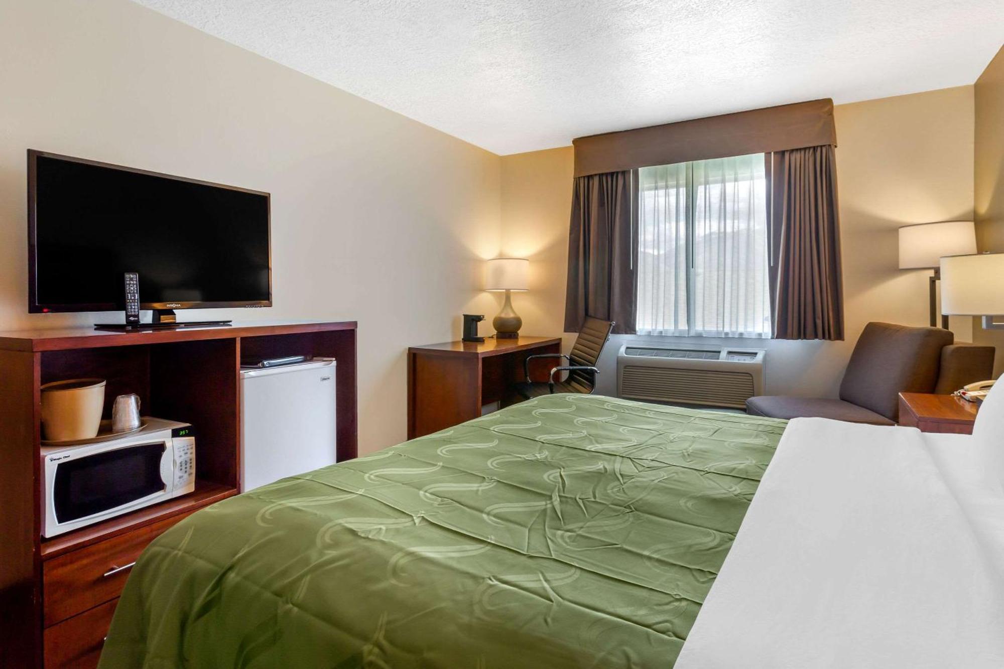 Quality Inn Logan Near University Extérieur photo
