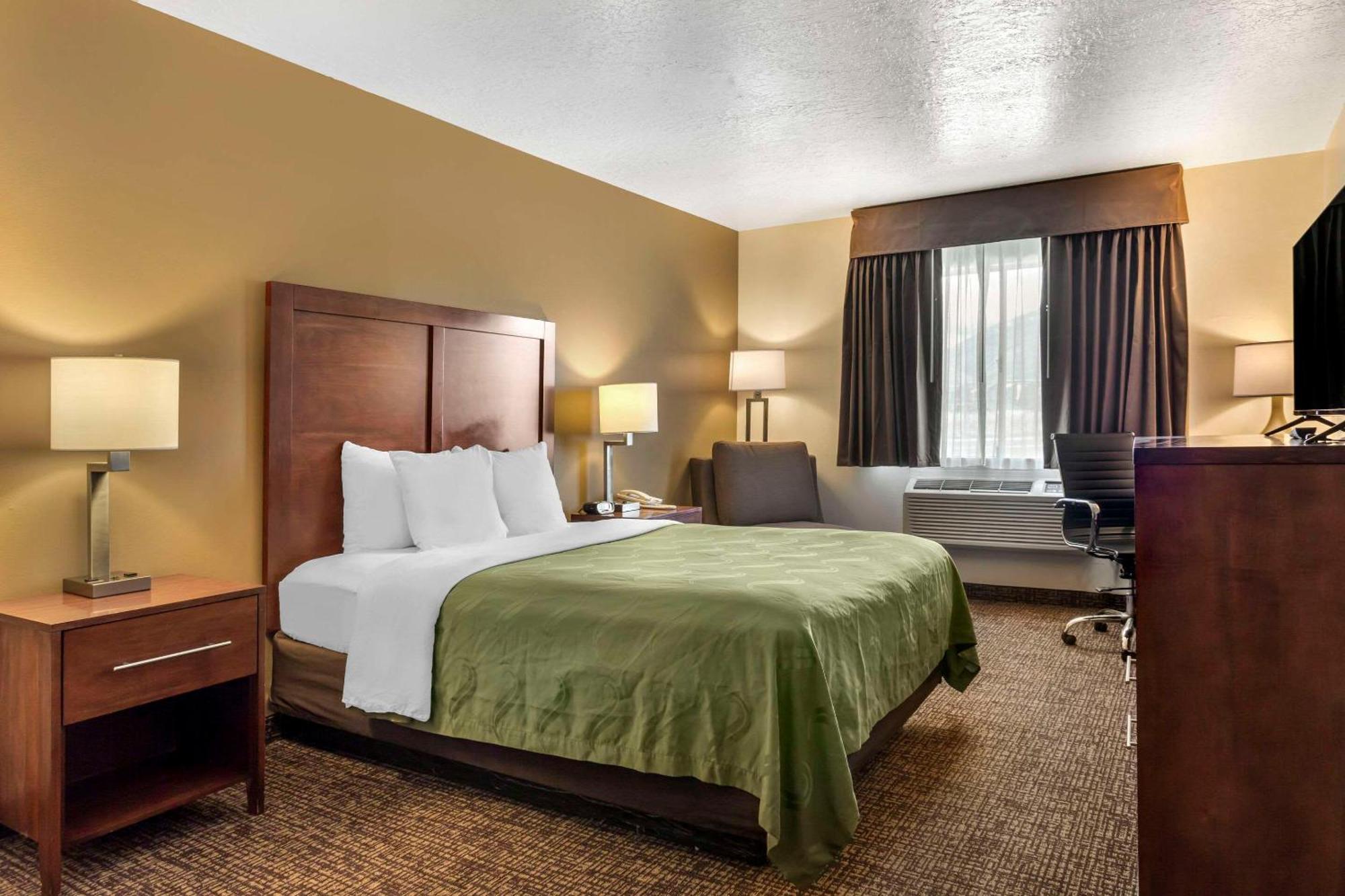 Quality Inn Logan Near University Extérieur photo