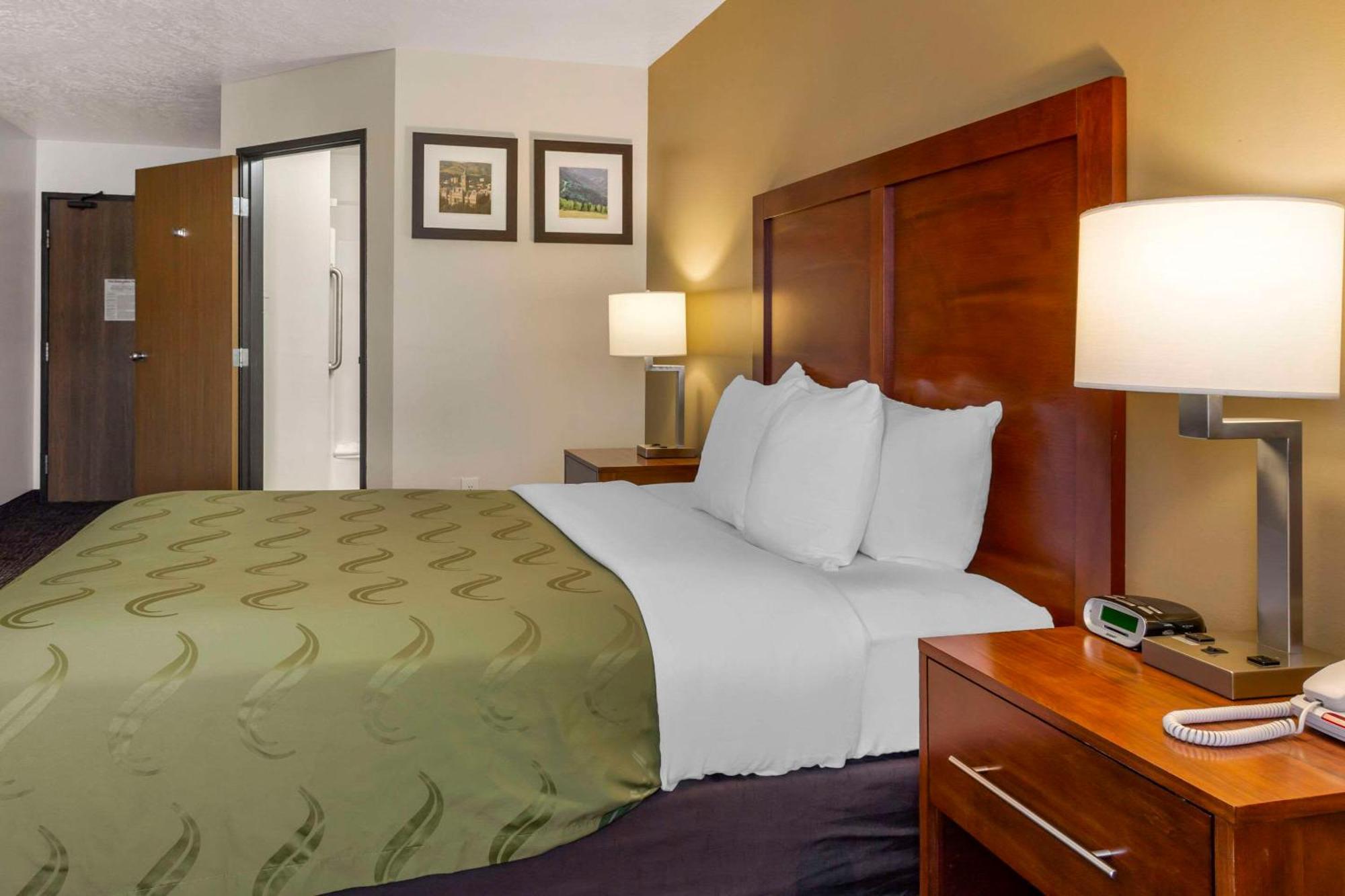 Quality Inn Logan Near University Extérieur photo