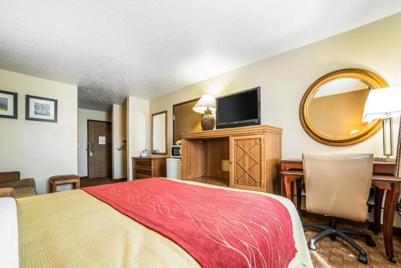 Quality Inn Logan Near University Extérieur photo
