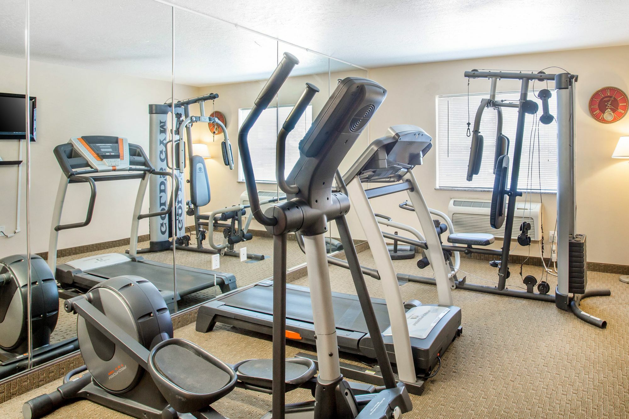 Quality Inn Logan Near University Extérieur photo
